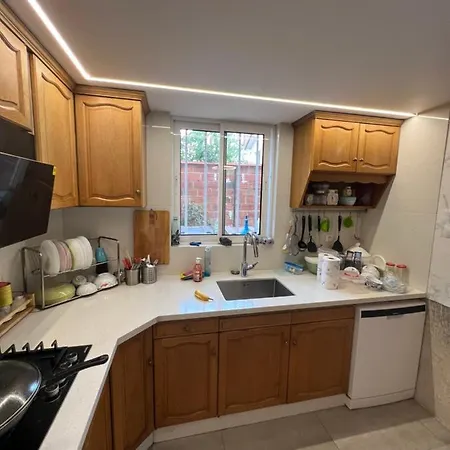 Villa 4 Chambres Avec Jardin Proche Paris *
